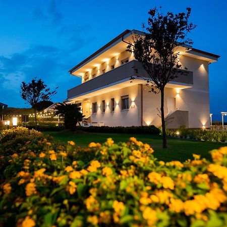 Villa Zefiro Suites & Events Battipaglia Exteriör bild