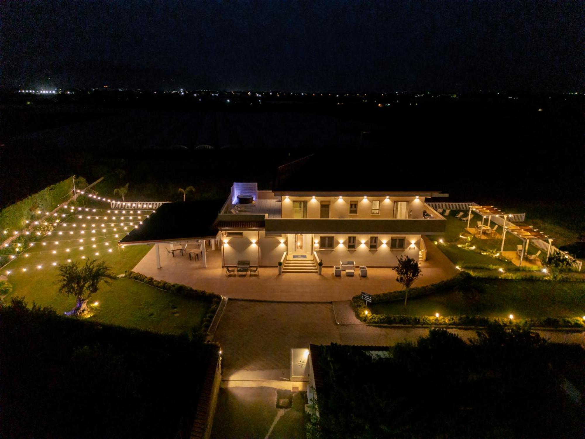 Villa Zefiro Suites & Events Battipaglia Exteriör bild