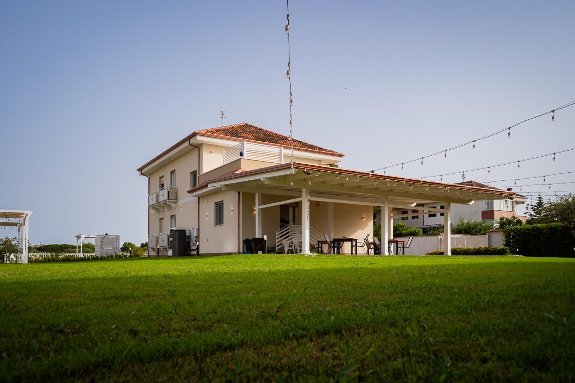 Villa Zefiro Suites & Events Battipaglia Exteriör bild