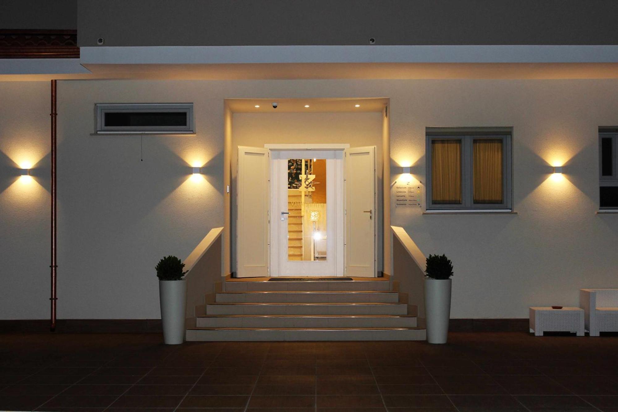 Villa Zefiro Suites & Events Battipaglia Exteriör bild